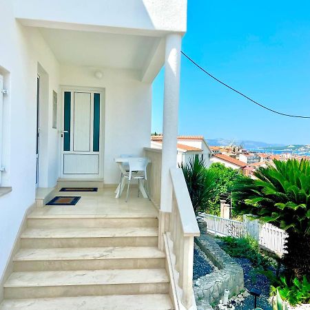 Apartments Mdk Kate Trogir Exteriör bild