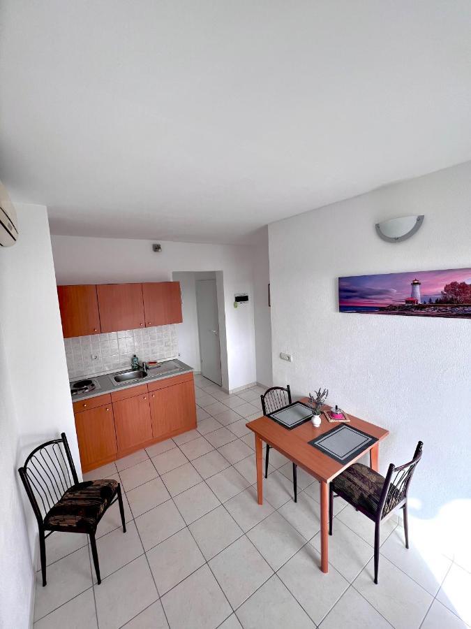 Apartments Mdk Kate Trogir Exteriör bild